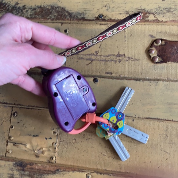 EUC BABY TODDLER TOY CAR KEYS W BOHO WRIST STRAP - Picture 6 of 7